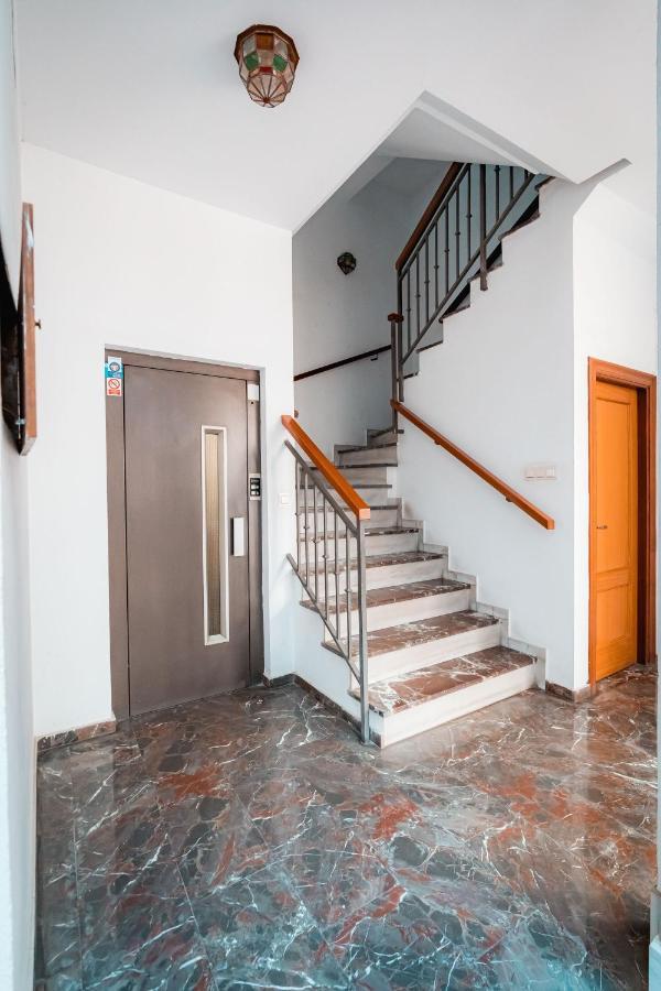 Qh Gran Via 01 Apartman Granada Kültér fotó